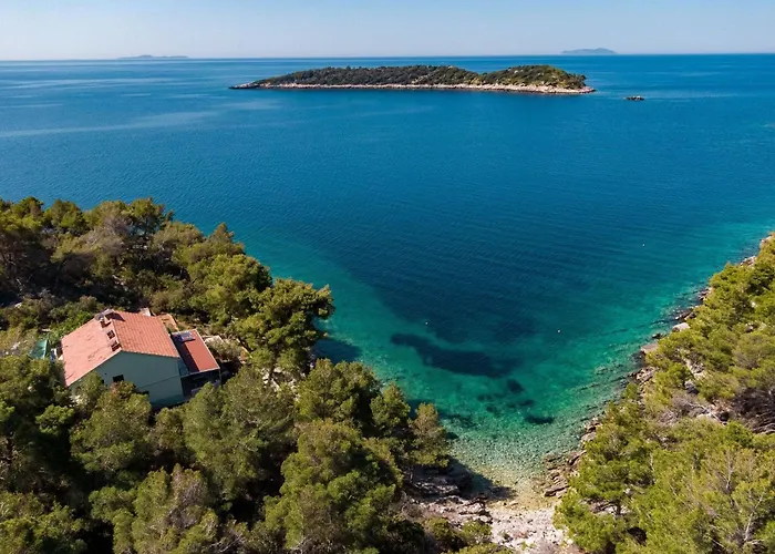 Melanie - Five Bedroom House